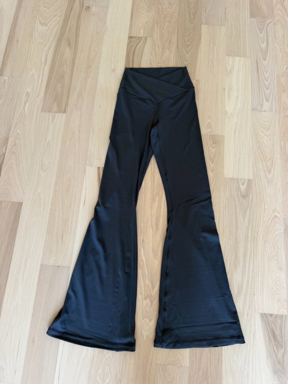 OFFLINE By Aerie Real Me High Waisted Crossover Flare Legging